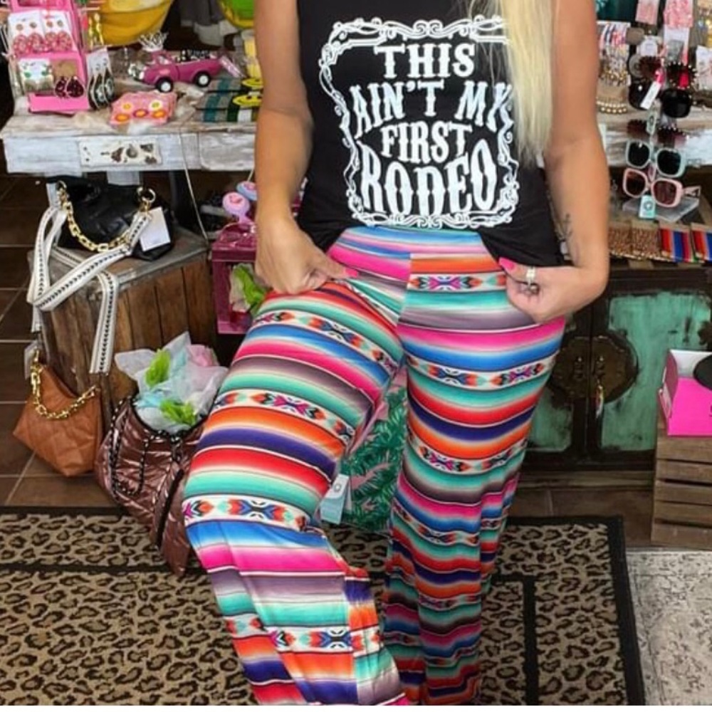 New Serape pants size small